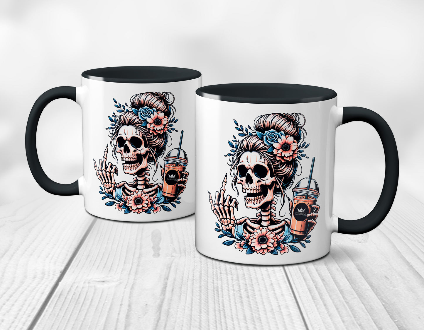 Skull Frau mit Mittelfinger (FuckOff) und Kaffee / Schwarz