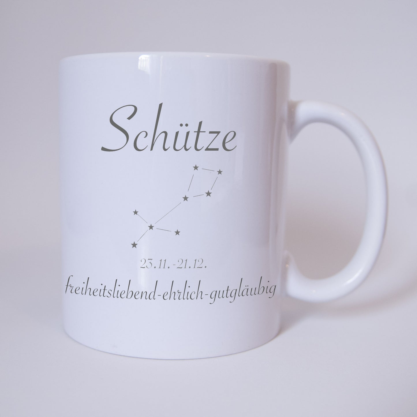 Bandneu ! Sichere dir jetzt für dich selbst oder als Geschenk die einzigartige Sternzeichen Schütze Tasse von TassenKing.com