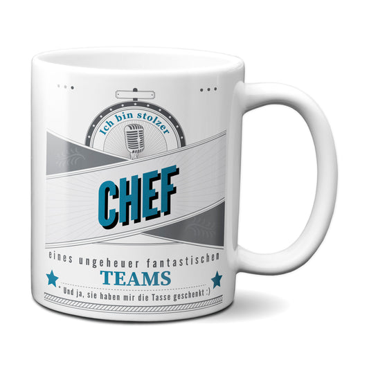 Stolzer Chef eines fantastischen Teams