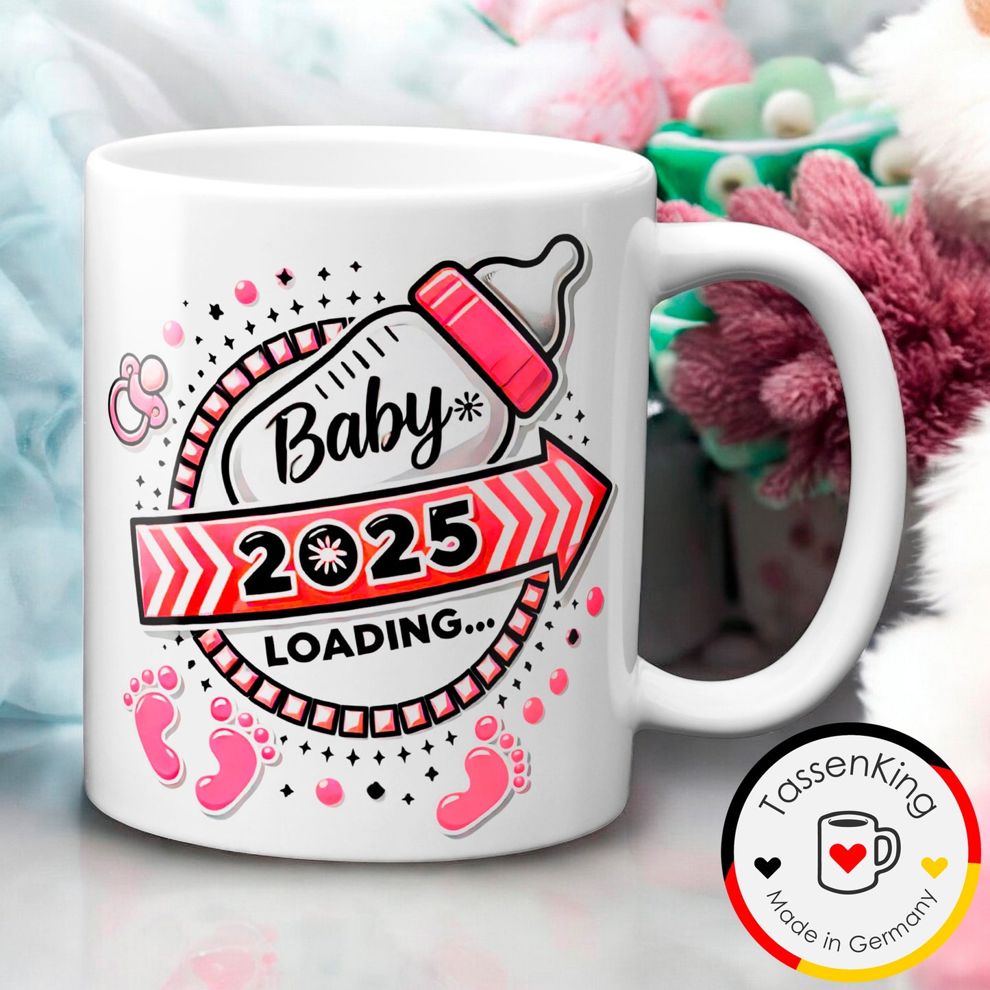 Baby Loading 2025 - Motiv rot - weiße Tasse (Girl, Mädchen)