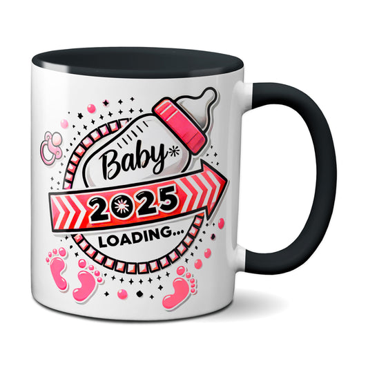 Baby Loading 2025 - Motiv rot - schwarze Tasse (Girl, Mädchen)